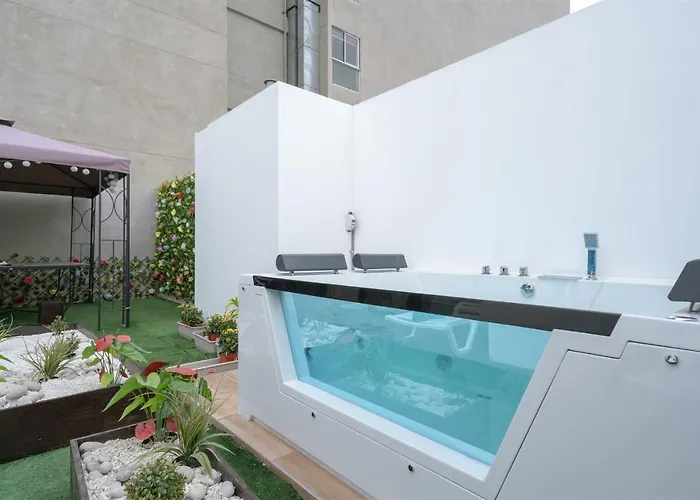 Exclusive Penthouse With Private Rooftop Jacuzzi By Globalstay